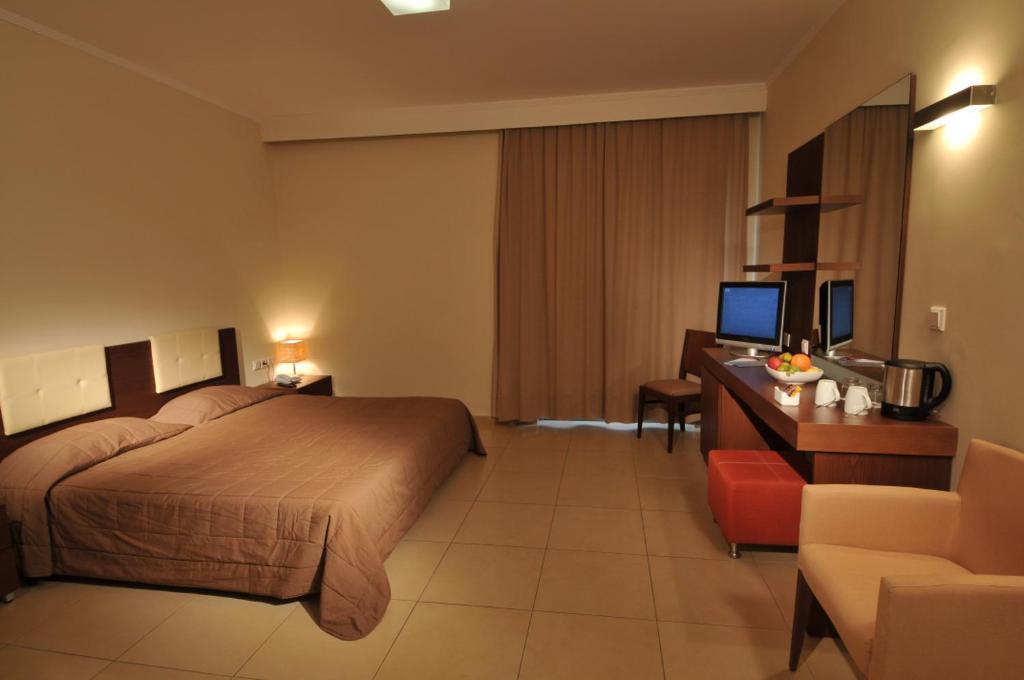 Blue Lagoon Resort Kos Town Room photo